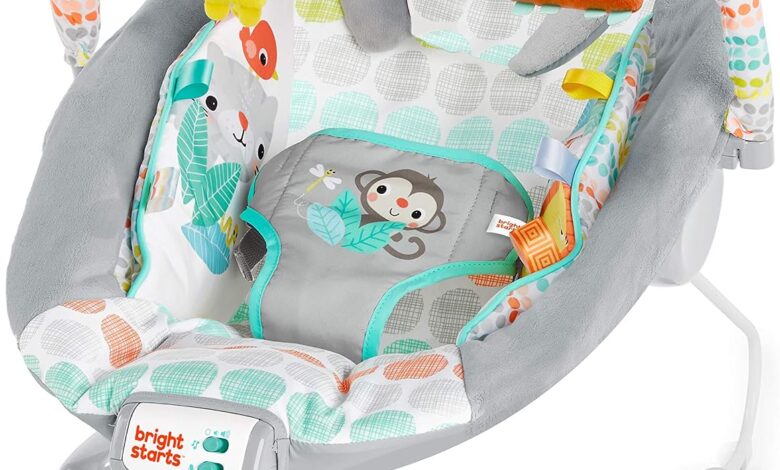 Bright Starts Comfy Ana Kucağı Yatıştırıcı Titreşimler Bebek Koltuğu - Kumaş Oyuncaklar, Müzik ve Çıkarılabilir Oyuncak Barı, 0-6 Ay, 9 kg'a Kadar (Whimsical Wild)