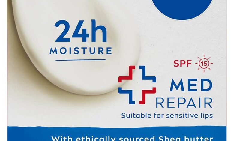 NIVEA Med Repair Dudak Bakım Kremi, 24 Saat Nem,Doğal Yağlar ile Çatlamış Dudak Bakım,SPF 15 (4,8 ml)