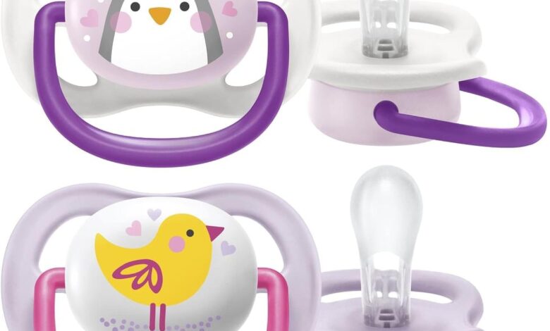 Philips Avent Ultra Air Emzik, Kız Bebekler için 0-6 Ay, 2’li Paket, Ortodontik Silikon, Geniş Hava Delikli, Mikrodalga Sterilize Edilebilir, BPA İçermez, Taşıma Kutulu, SCF080/06