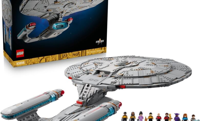 LEGO Icons Star Trek: U.S.S. Enterprise NCC-1701-D 10356
